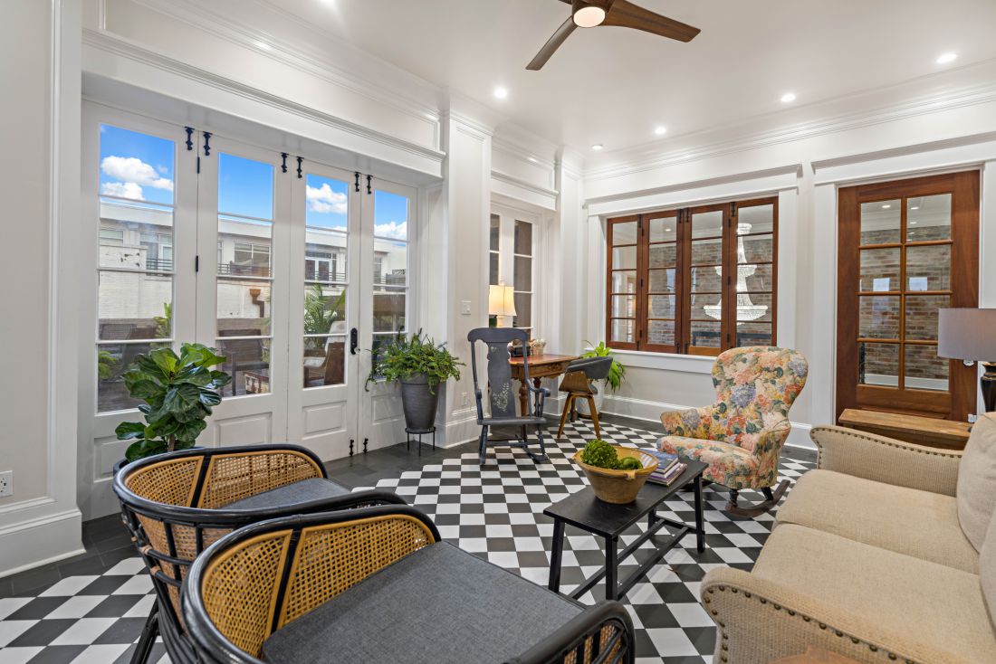 Sunroom seating, 528 Wilkinson Street