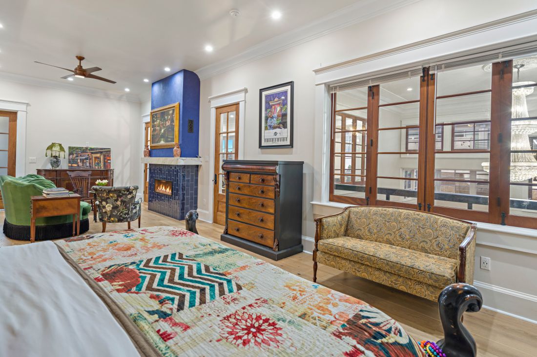 Bedroom suite, 528 Wilkinson Street