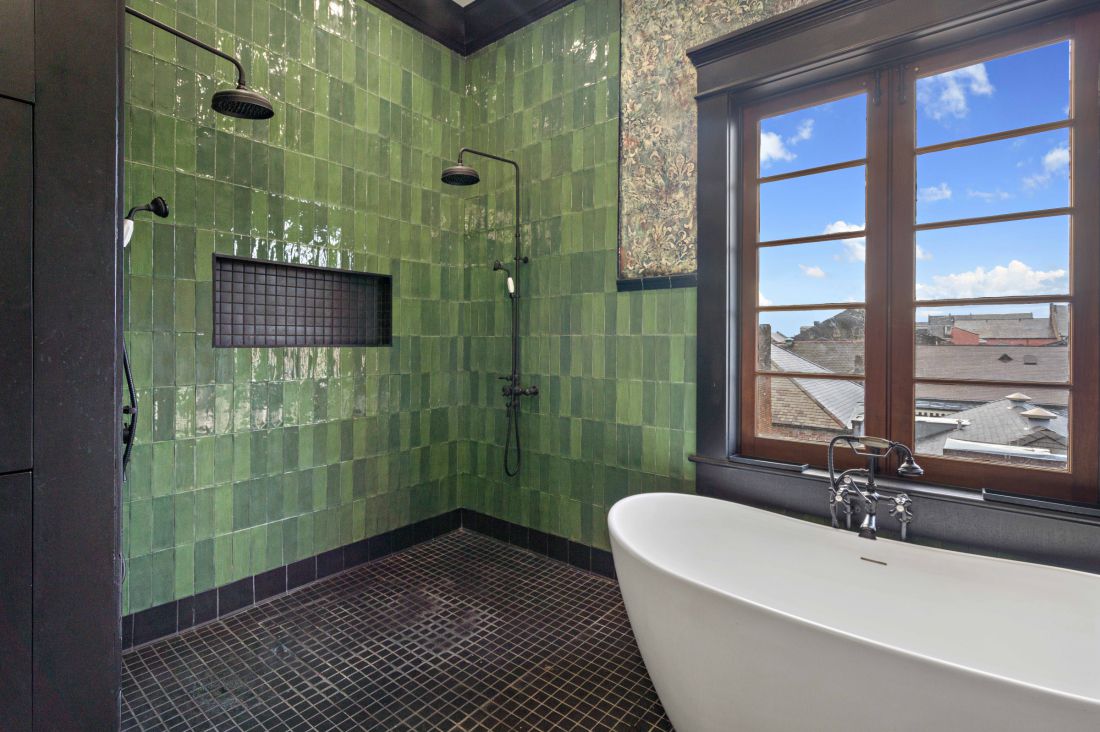 Double shower and soaking tub, 528 Wilkinson Street