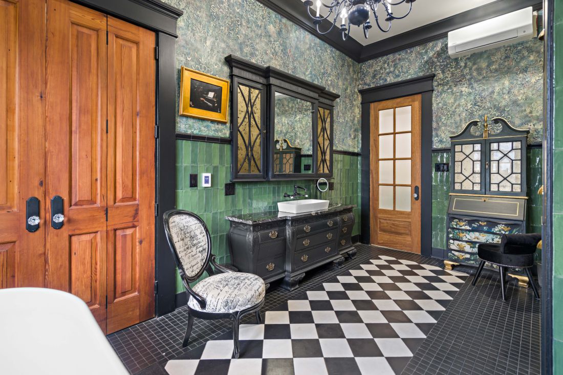 Vanity and dressing area, 528 Wilkinson Street