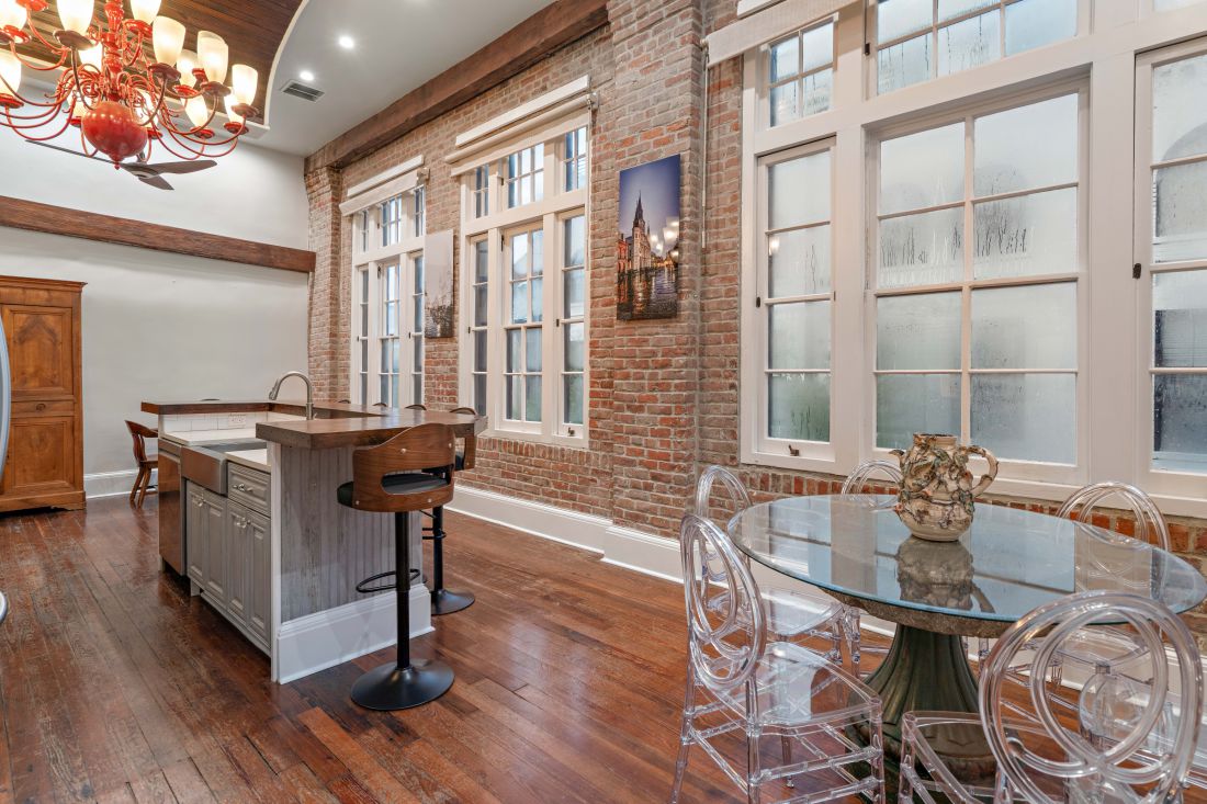 Second kitchen and breakfast table, 528 Wilkinson Street