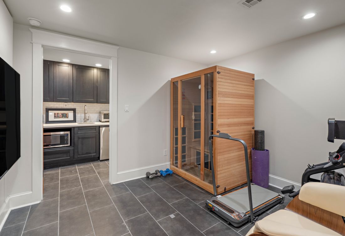 Gym with sauna, 528 Wilkinson Street
