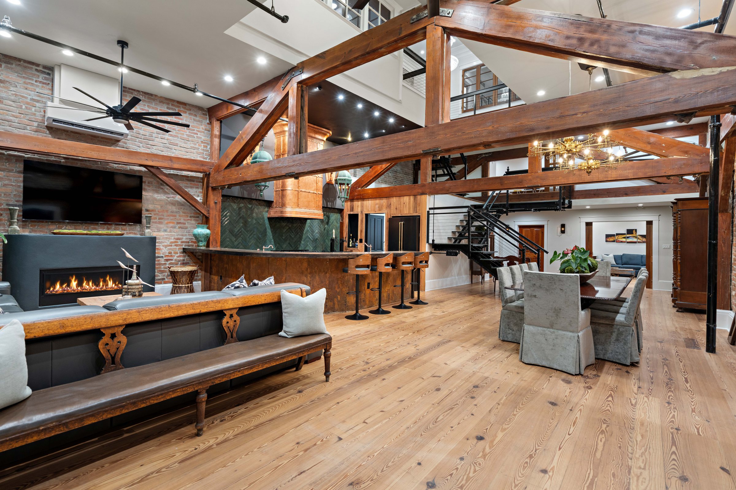 The great room under its timber frame, 528 Wilkinson Street